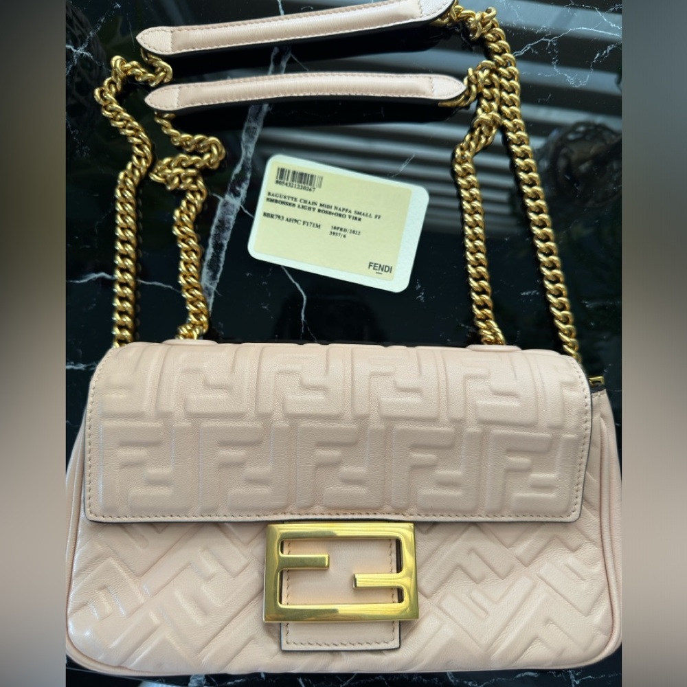 Fendi Baguette Chain Midi Nappa Small FF.